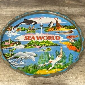 Vtg sea world tin